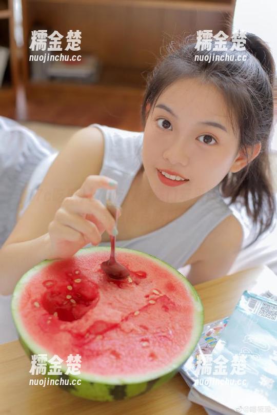 17c吃瓜 17c吃瓜传送门苹果版邀你一同追热点吃瓜