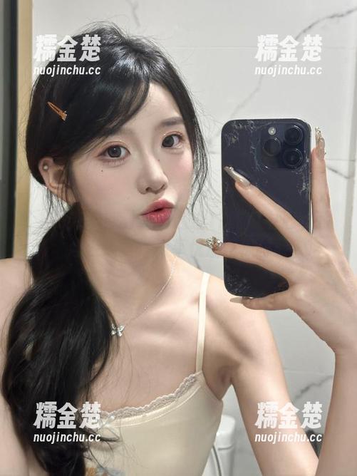 17吃瓜中心 如何通过17吃瓜中心收藏心仪线路,尽享优质吃瓜体验