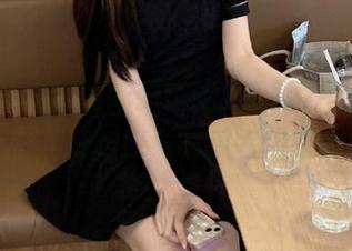 姐妹强推吃瓜51网App首页更新，好吃好看的瓜等你来翻牌