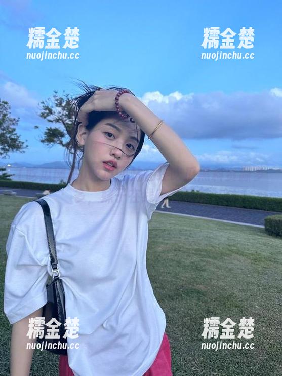 吃瓜网站在线吃瓜黑料资源多多，妹子在线陪你吃瓜