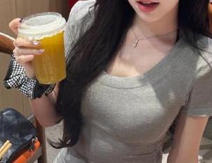 吃瓜网红网苹果版专享福利，热门瓜点随时收藏掌握