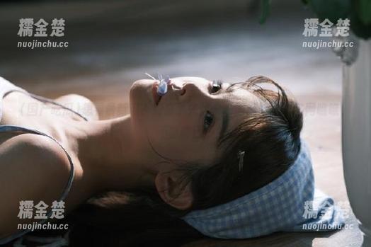 国产吃瓜 想看最新瓜?别忘了先登录“国产吃瓜”官网瞧瞧,不然嘴巴干