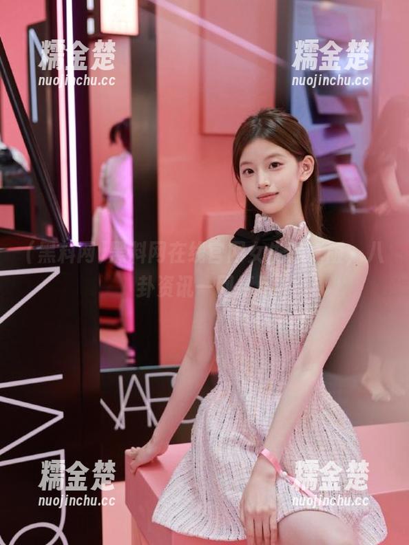 黑料网 黑料网在线官网女生专享版,八卦资讯一网打尽